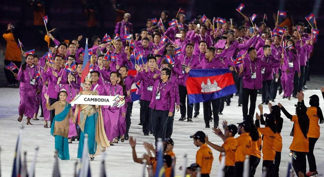 Gli atleti cambogiani ai Giochi del Sudest Asiatico 2017, durante la cerimonia di inaugurazione a Kuala Lumpur, Malaysia